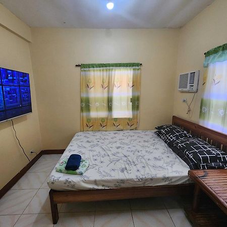 Larosa Hostel Puerto Princesa Екстер'єр фото