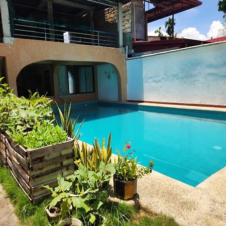 Larosa Hostel Puerto Princesa Екстер'єр фото