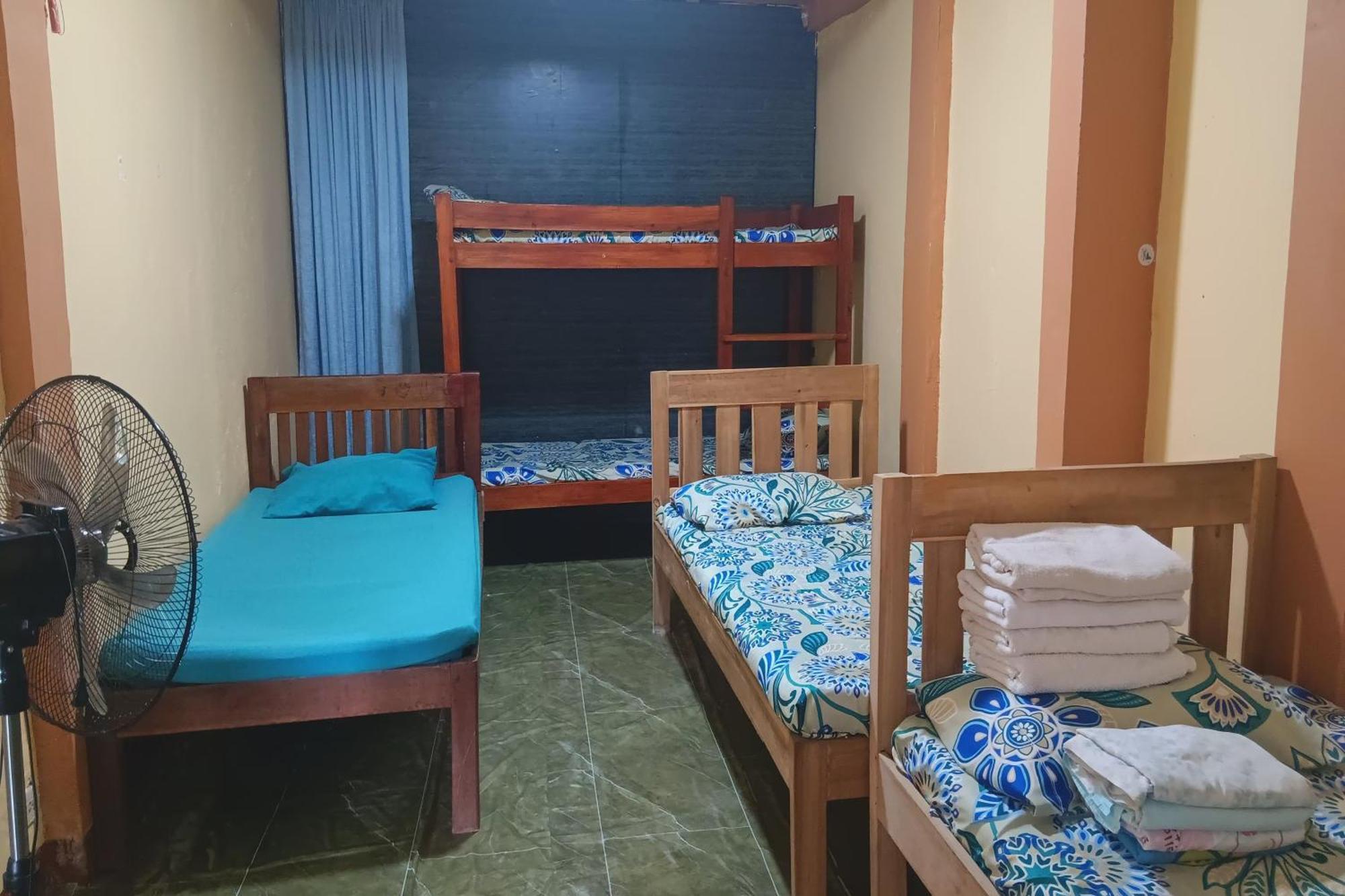 Larosa Hostel Puerto Princesa Екстер'єр фото