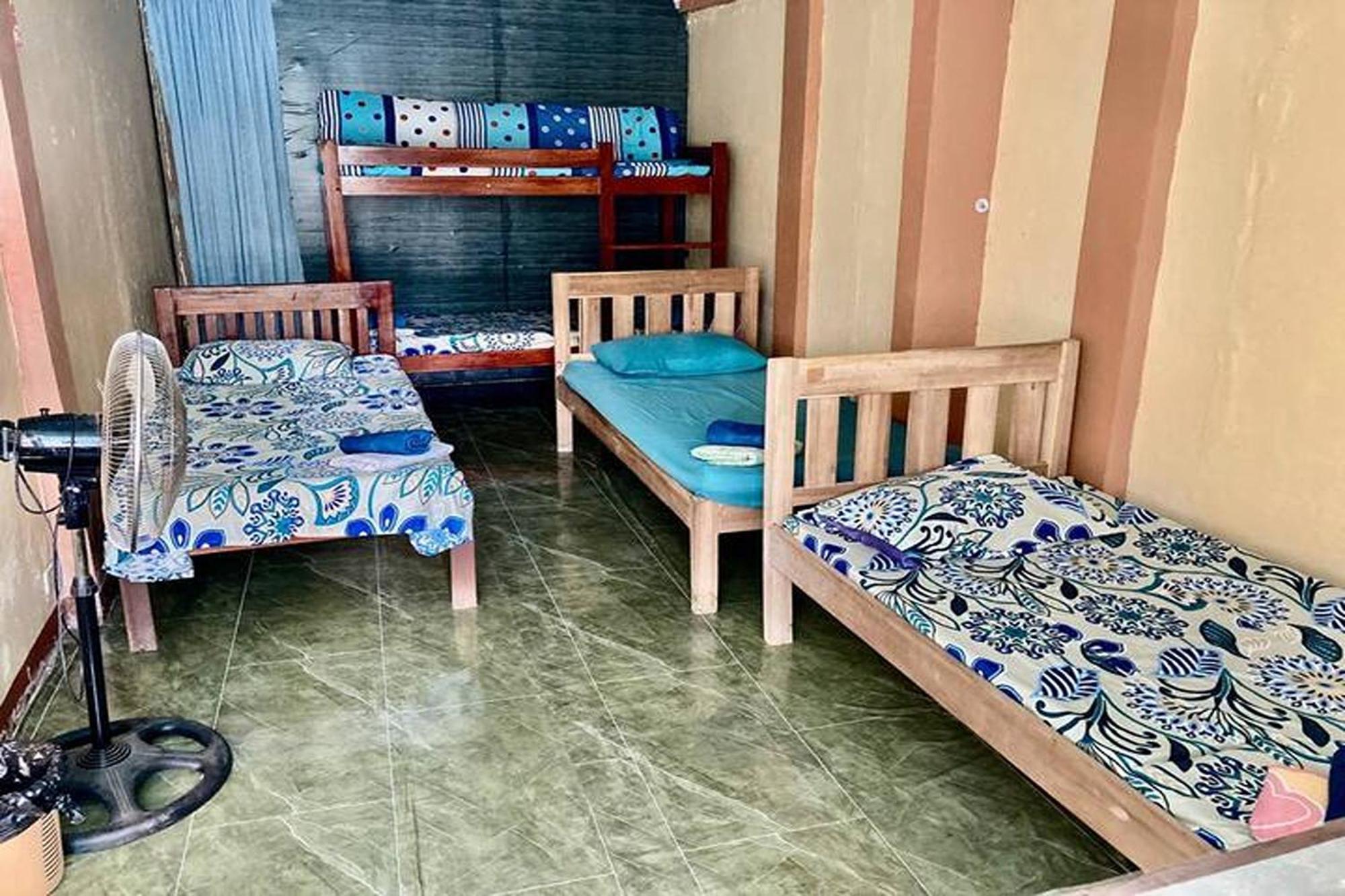 Larosa Hostel Puerto Princesa Екстер'єр фото